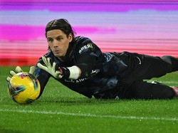 Jempol Retak, Yann Sommer Absen Tiga Pekan