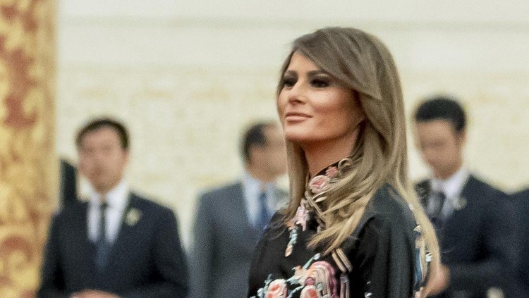 First lady Melania Trump arrives at a State Dinner at the Great Hall of the People, Thursday, Nov. 9, 2017, in Beijing, China. Trump is on a five country trip through Asia traveling to Japan, South Korea, China, Vietnam and the Philippines. (AP Photo/Andrew Harnik)