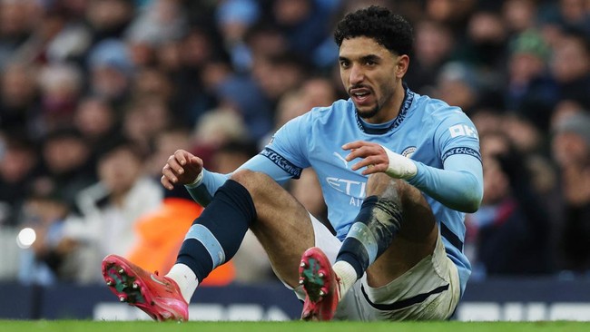 Omar Marmoush menjadi harapan baru Manchester City di tengah situasi labil. Pemain 26 tahun ini bisa menjadi 'Kartu AS' dalam duel Man City vs Liverpool.