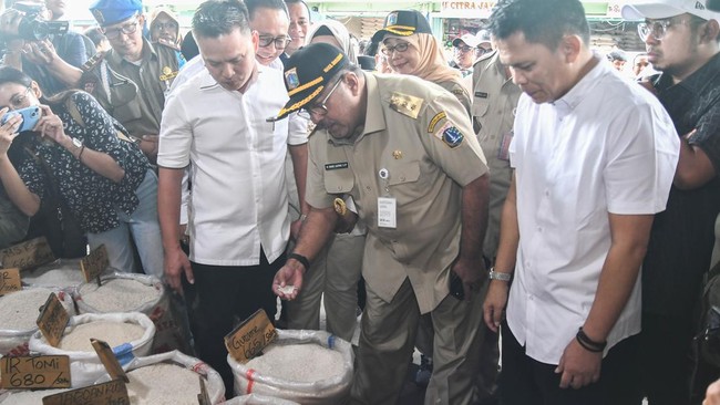 Wagub DKI Rano Karno mengatakan kick off bazar pangan murah akan diawali pada Senin (24/2) besok di Balai Kota.