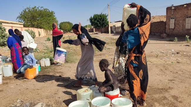 Puluhan tewas hingga ratusan dirawat imbas keracunan air sungai di Sudan.