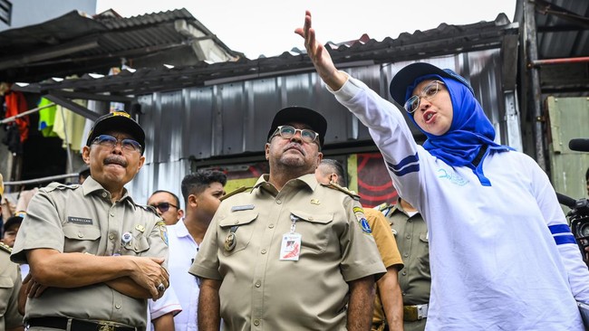 Rano Karno Bakal Bangun Parkir 7 Tingkat di Pasar Jumat Terkoneksi MRT Wakil Gubernur Jakarta Rano Karno mempertimbangkan untuk membangun area parkir tujuh tingkat di kawasan Pasar Jumat, Lebak Bulus, Jakarta Selatan.