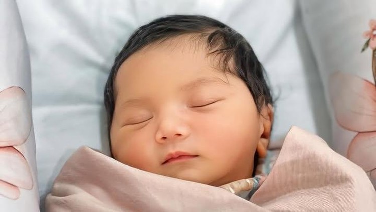 Kiky Saputri melahirkan Kiky Saputri melahirkan