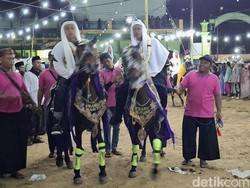 Santri di Sumenep Sambut Bulan Puasa dengan Tradisi Kuda Menari