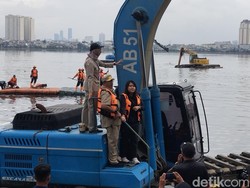 Wagub Rano Targetkan Keruk 1 Juta Meter Kubik Lumpur Cegah Banjir Jakarta