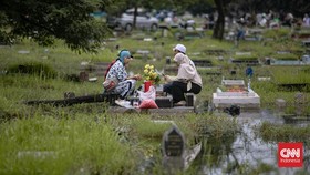 Surat Apa yang Dibaca ketika Berziarah Kubur? Ini Daftar dan Urutannya