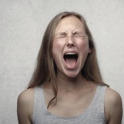 4 Cara Mengelola Emosi Supaya Mood Tetap Waras di Tengah Kesibukan