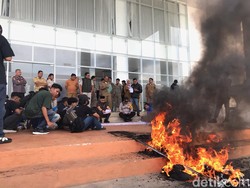 Demo Indonesia Gelap di DPRD Palopo, Massa Tuntut Program MBG Dievaluasi