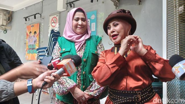 Elvy Sukaesih Bahagia Berdamai dengan Sang Putri usai 6 Tahun Berseteru