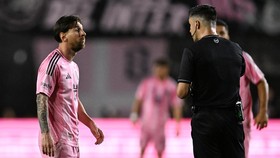 Respons Mascherano Soal Messi Cekik Staf Lawan: Dia Masih Anak-anak