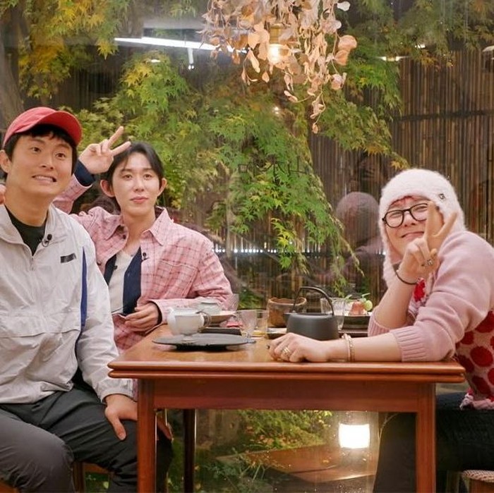 G-Dragon saat memandu Good Day/ Foto: instagram.com/teo.universe