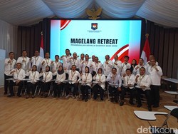 Momen Kepala Daerah Jateng dari PDIP Foto Bareng Ahmad Lutfi Saat Retret