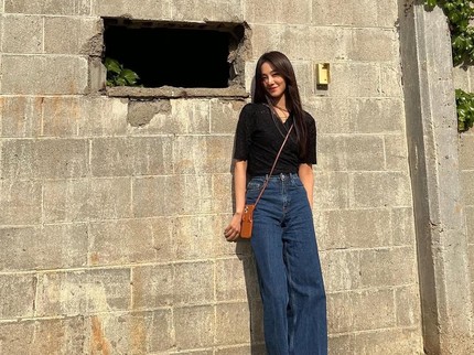 Padu Padan Outfit Hitam ala Han Ji Eun, Pemeran Guru di Drakor Study Group