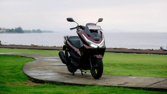 CNNIndonesia.com menjelajahi Pulau Dewata dari sisi selatan hingga utara dengan mengendarai Honda PCX160 RoadSync.