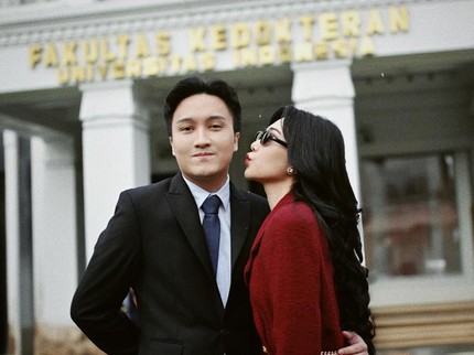 Isyana Sarasvati Bangga Sang Suami Akhirnya Lulus Dokter Spesialis Psikiatri