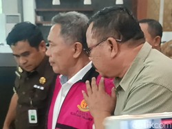 Eks Bupati Zaini di Pusaran Korupsi LCC Rp 39 Miliar Berujung Bui