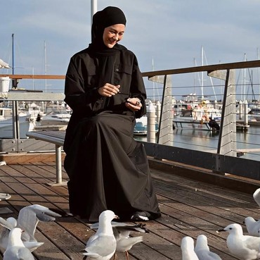 Anak Ketakutan Didekatinya, Mata Bengkak Paula Saat Live Disorot