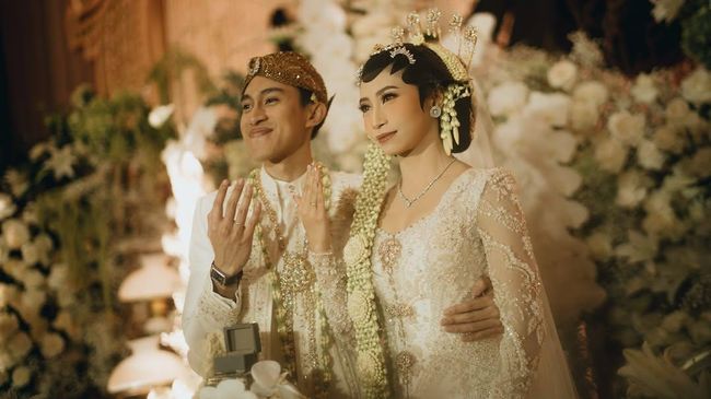 Ini Hadiah Pernikahan Fantastis Aaliyah Massaid dan Thariq untuk Anak Yayuk Suseno