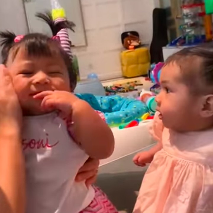 <p>Anak Zaskia Sungkar, Humaira, baru-baru ini terlihat <em>playdate</em> bersama putri angkat Nagita Slavina, Lily, Bunda. Keduanya pun terlihat sangat menggemaskan. (Foto: Instagram: @zaskiasungkar15)</p>