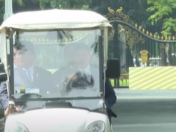 Momen Prabowo, Jokowi, SBY Bareng Naik Mobil Golf di Peluncuran Danantara