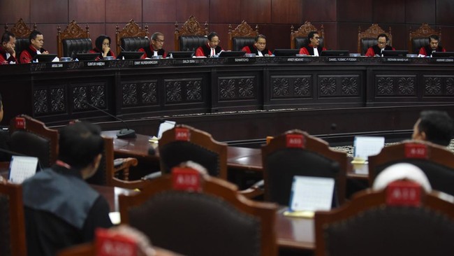 MK menilai kecenderungan pragmatisme terjadi karena parpol tidak memiliki cukup waktu untuk menyiapkan kadernya berlaga pada jenjang pemilu yang berdekatan.