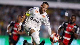 Tendangan Sudut Gila Neymar: Cetak 2 Assist dan 1 Gol Indah di Santos
