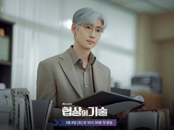 Alasan Lee Je Hoon Berambut Putih di The Art of Negotiation