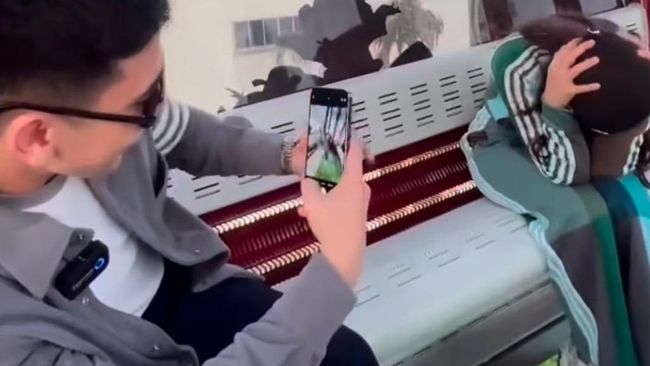 Potret Fuji Terekam Salting Saat Difoto Verrell Bramasta