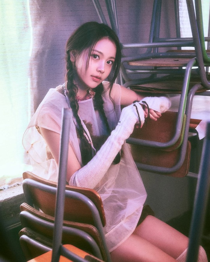 Bikin penggemar bangga sekaligus berdecak kagum, Carmen resmi menjadi idol K-Pop asal Indonesia pertama yang debut di bawah naungan SM Entertainment, membawa nama baik bangsa di kancah internasional./ Foto: instagram.com/hearts2hearts