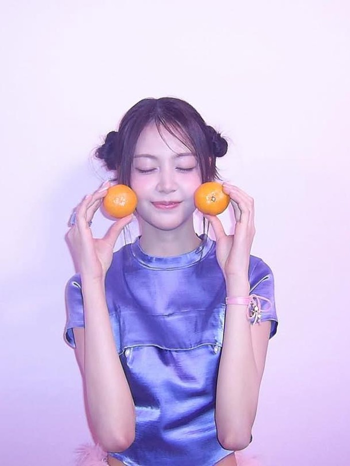 Nantikan perjalanan Carmen bersama anggota Hearts2Hearts lainnya ya, Beauties!/ Foto: instagram.com/hearts2hearts