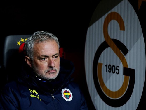 Mourinho Menangis Kenang Eks Timnas Portugal Jorge Costa