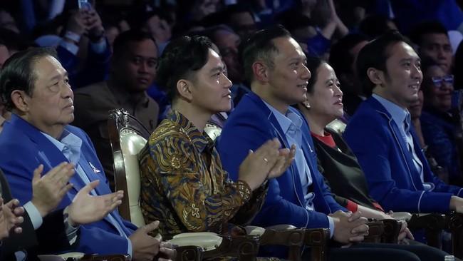Hadiri Kongres Partai Demokrat, Puan Bawa Pesan dari Megawati Puan Maharani menyebut Megawati mengucapkan selamat ke Partai Demokrat atas terselenggaranya Kongres ke-VI yang berlangsung selama dua hari ini.