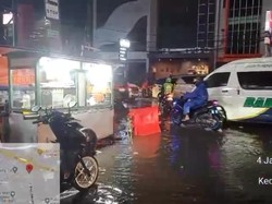 Jalan Jatiwaringin Bekasi Tergenang, Lalin Sempat Macet