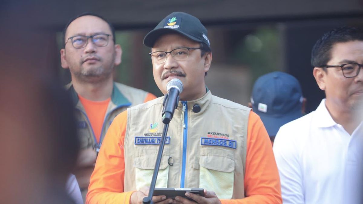 Gus Ipul Pimpin Aksi Bersih Sungai: Langkah Kecil Peduli Lingkungan