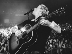 Lirik Lagu roll over, baby - LANY