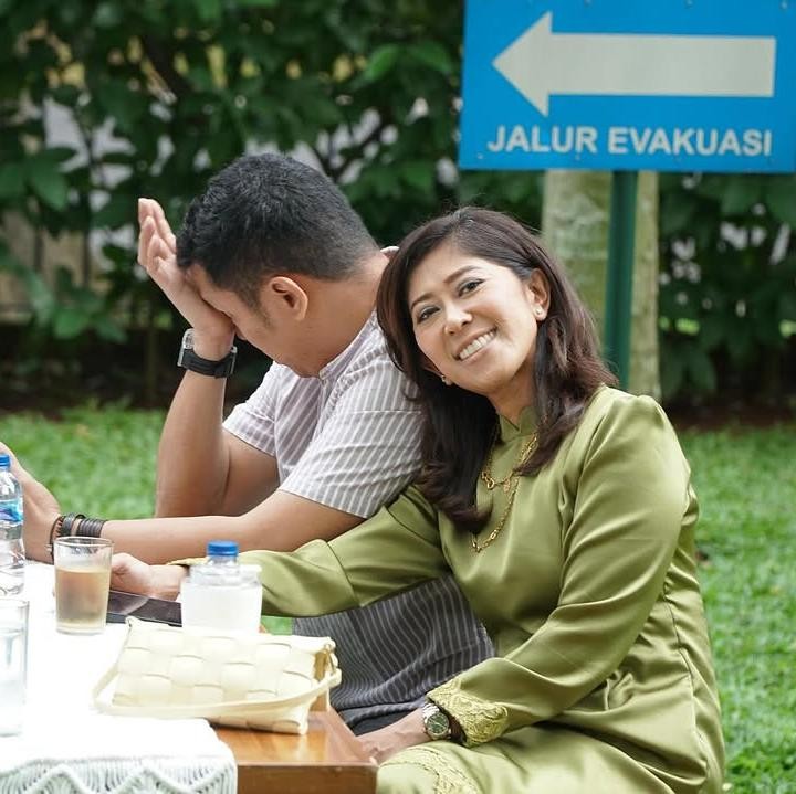 <p>Kabar bahagia datang dari pasangan Meutya Hafid dan Noer Fajriensyah yang baru saja merayakan ulang tahun pernikahan. Momen itu dibagikan langsung oleh Meutya melalui beberapa foto yang diunggah di akun Instagram pribadinya. (Foto: Instagram@meutya_hafid)</p>