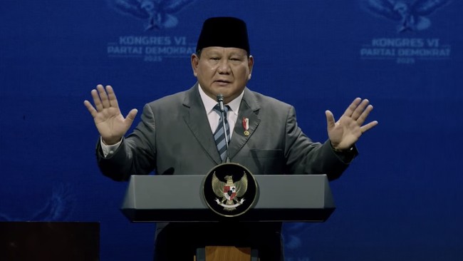 Presiden Prabowo Subianto menyatakan pembangunan giant sea wall sangat krusial dalam menyelamatkan pesisir pantai utara Pulau Jawa.