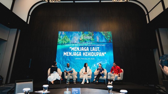 Kawasan Konservasi Perairan Kaimana di Papua Barat dinilai punya modal banyak untuk dapat menjadi ikon pariwisata baru seperti Raja Ampat.