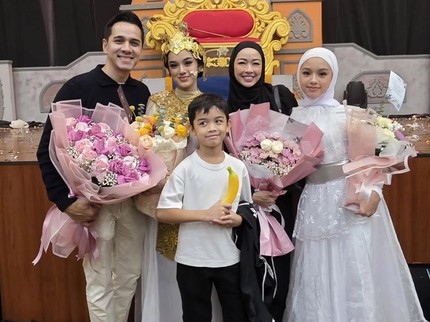 Pesona Dua Anak Perempuan Rionaldo Stokhorst, Simak Potret Keduanya saat Tampil di Pementasan Lutung Kasarung
