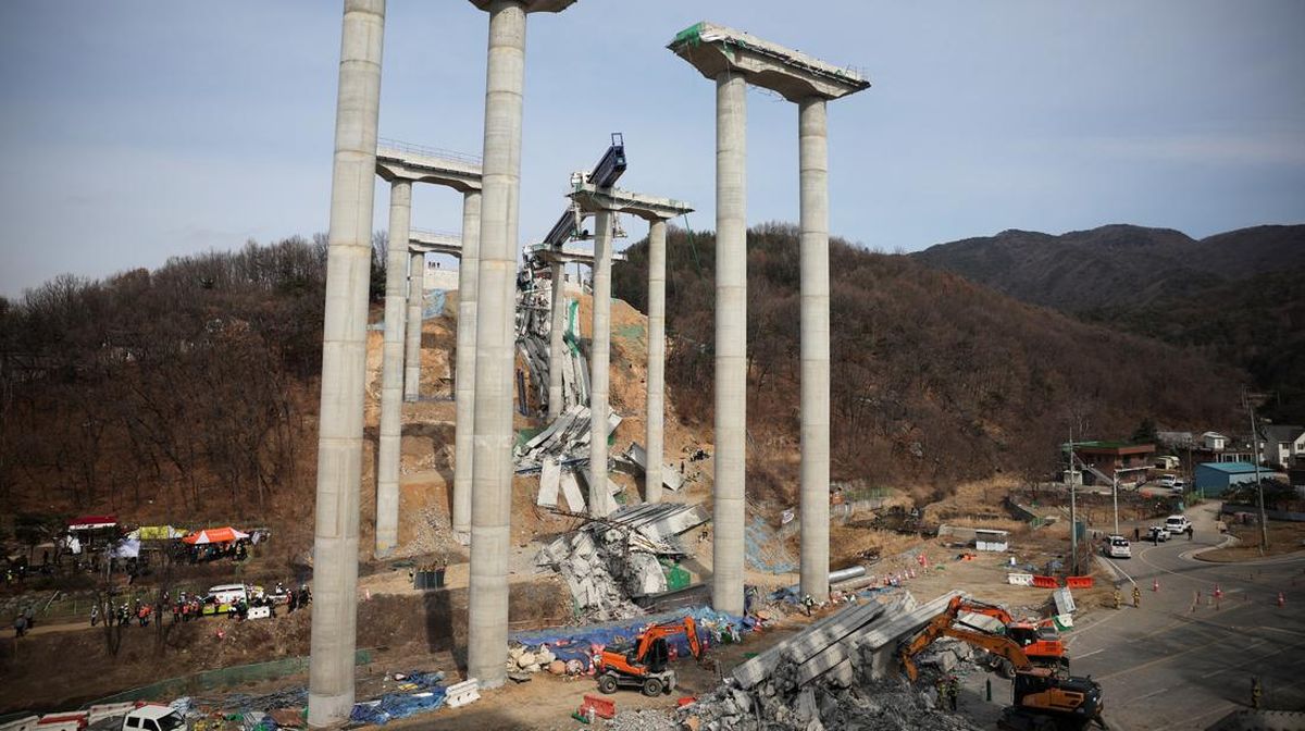 Jembatan Ambruk di Korea Selatan, 2 Orang Tewas 7 Luka Berat