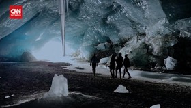 VIDEO: Kemunculan Gua Es Langka di Gletser Morteratsch