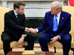 Video: Momen Macron Tertawa Lepas saat Ngobrol Bareng Trump di Gedung Putih