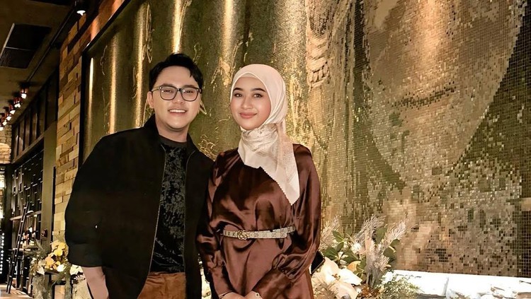 Penyanyi Danang DA rela menuruti ngidam istrinya sampai ke luar kota untuk membeli makanan favorit sang istri. Simak kisah lengkapnya berikut ini ya, Bunda.
