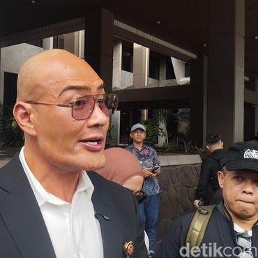 Deddy Corbuzier Bantah Tudingan Jadi Buzzer Rp150 Juta: Gue yang Nombok!