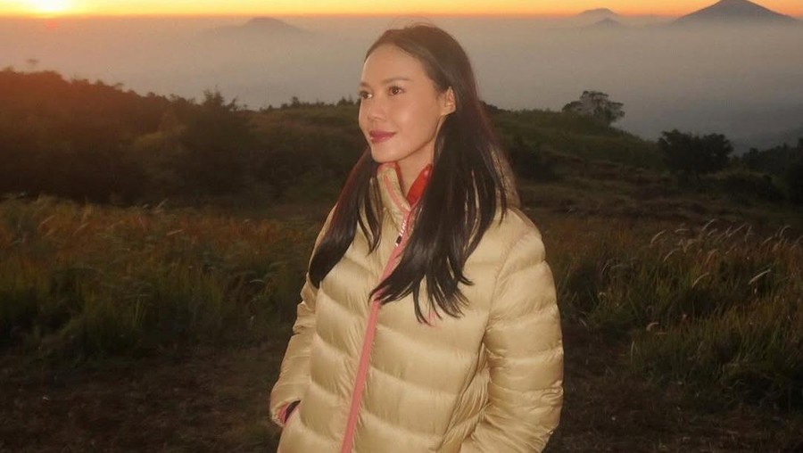 Hobi Naik Gunung dan Menyelam, Della Dartyan Miris Sering Temukan Banyak Sampah Hobi Naik Gunung dan Menyelam, Della Dartyan Miris Sering Temukan Banyak Sampah