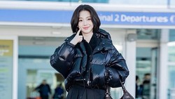 Pesona Karina aespa dengan Rambut Bob Saat Menuju Milan