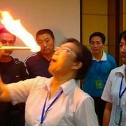 Waduh, Perusahaan Asal China Ini Dikritik karena Paksa Karyawan 'Makan Api' saat Acara Kantor