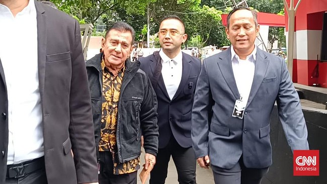 Ketua Umum Pemuda Pancasila (PP) Japto Soerjosoemarno memenuhi panggilan KPK untuk diperiksa sebagai saksi kasus dugaan gratifikasi dan TPPU Rita Widyasari.