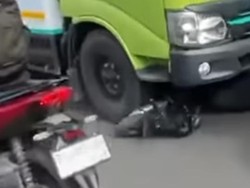 Heboh Mobil Boks di Palembang Tabrak Motor Warga, Ternyata Hasil Curian