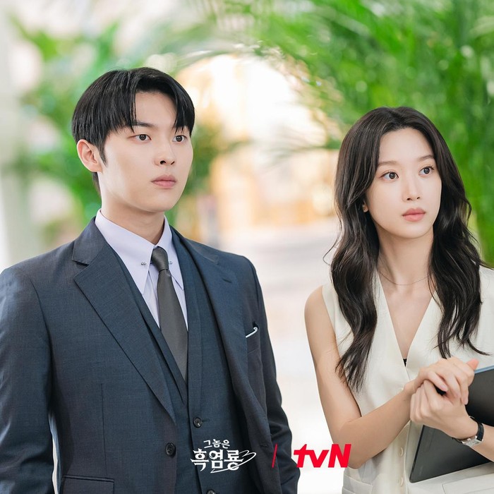 Moon Ga Young dan Choi Hyun Wook di My Dearest Nemesis/ Foto: instagram.com/tvn_drama